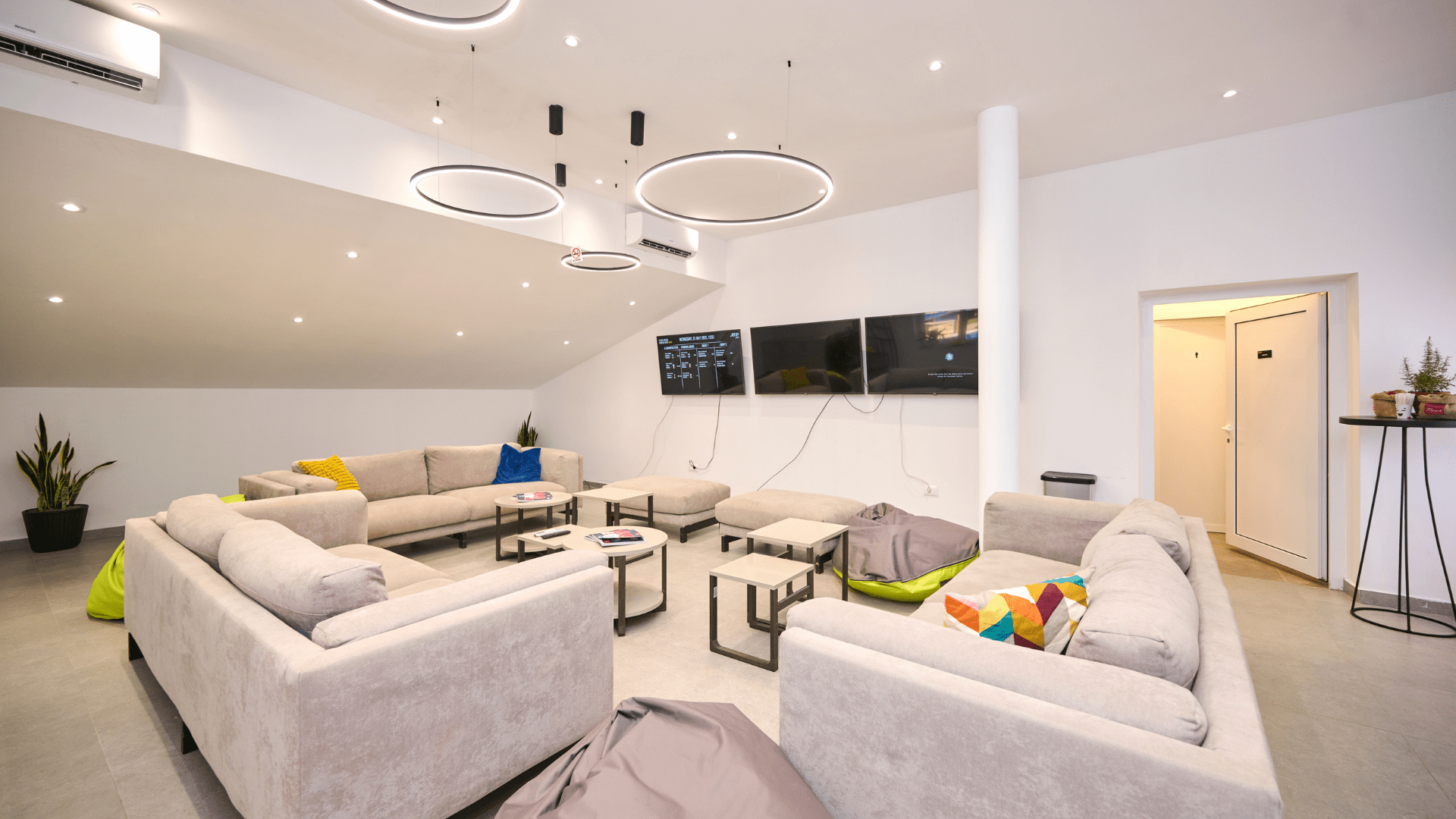 players lounge